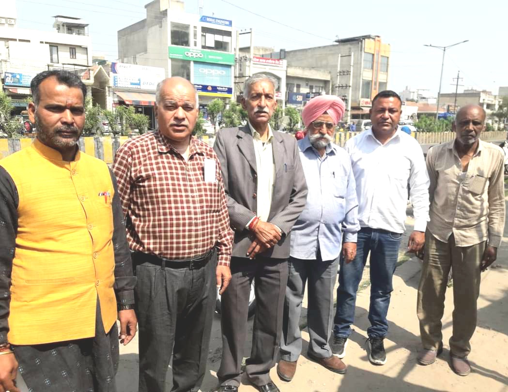 नकली शराब पीने से हुई मौतों पर जिला संघर्ष समिति ने दुख जताया है